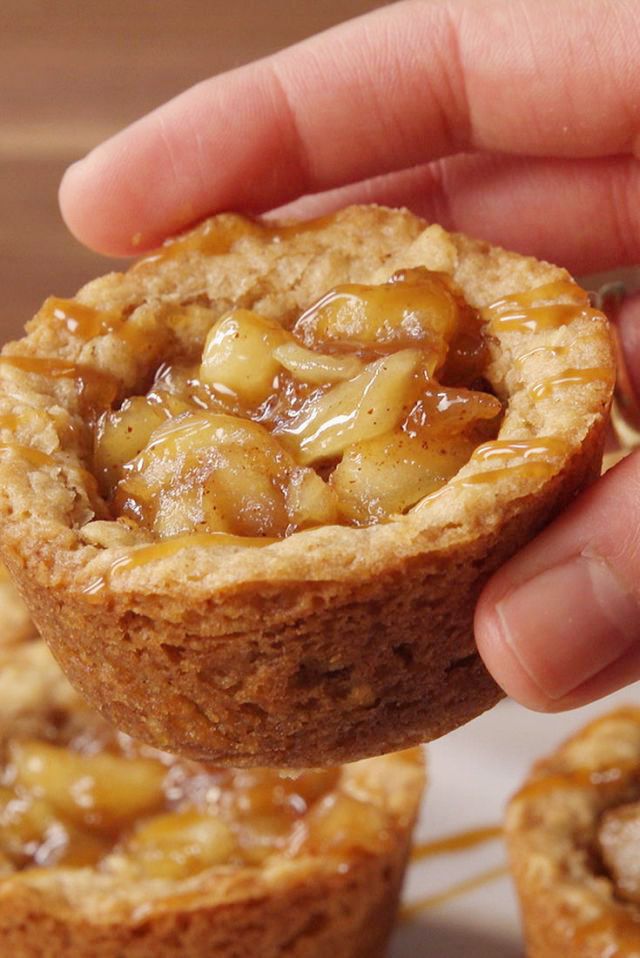 apple-crisp-cookie-cups-dessert-recipe-1538777650.jpg